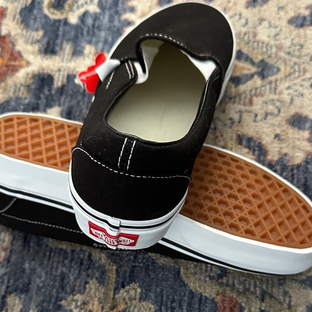 Vans Classic Slip-On Sneakers - Picture 5 of 6